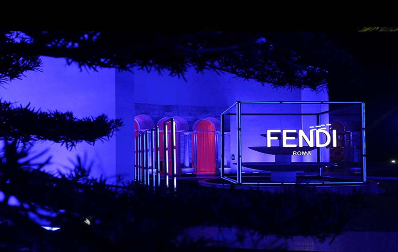 FENDI 霓虹镜像派对